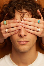 Load image into Gallery viewer, DAISY WHITE RING