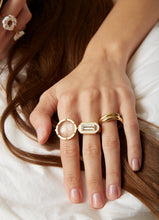 Load image into Gallery viewer, DECO MAXI BAGUETTE GREEN AMETHYST RING