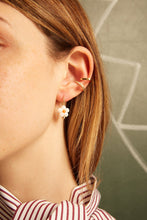 Load image into Gallery viewer, DAISY WHITE EARRINGS