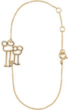 Load image into Gallery viewer, Gold chain bracelet with family shaped pendant