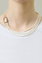 Load image into Gallery viewer, CAMEO DINO MULTIPERLA NECKLACE
