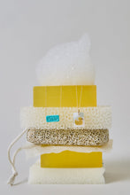 Load image into Gallery viewer, CAMEO PERLA PATITO NECKLACE
